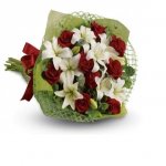 Ramo de lilium y Rosas Rojas